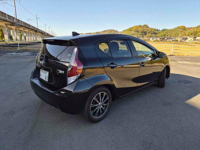 アクア Ｇブラックソフトレザーセレクション　ドライブレコーダー　ＴＶ　オートクルーズコントロール　衝突被害軽減システム　アルミホイール　スマートキー　ＣＶＴ　盗難防止システム　衝突安全ボディ　ＡＢＳ　ＥＳＣ　エアコン　パワーステアリング（22枚目）