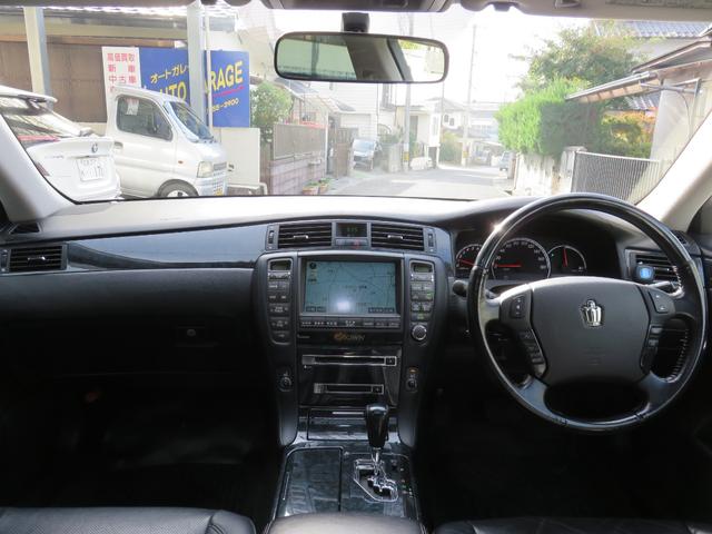 クラウン アスリート　６０ｔｈスペシャルエディション　黒革シート　サンルーフ　スマートキー　ＥＴＣ　ＨＤＤナビ　バックカメラ　スカッフイルミネーション（9枚目）