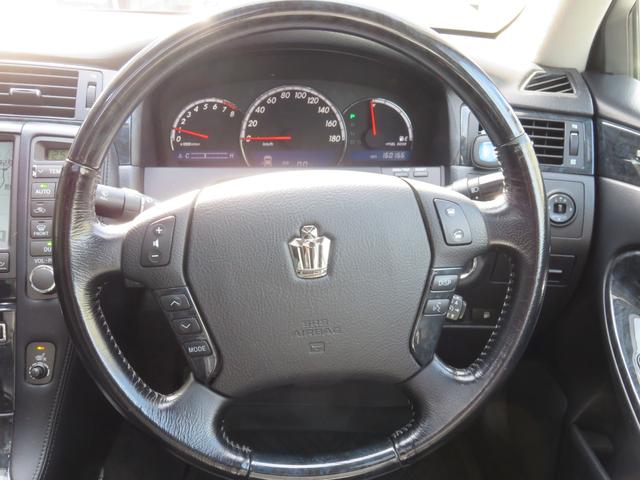 クラウン アスリート　６０ｔｈスペシャルエディション　黒革シート　サンルーフ　スマートキー　ＥＴＣ　ＨＤＤナビ　バックカメラ　スカッフイルミネーション（11枚目）