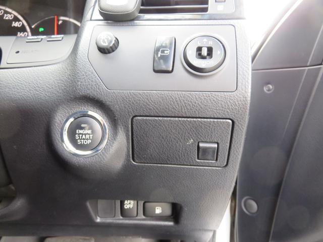 クラウン アスリート　６０ｔｈスペシャルエディション　黒革シート　サンルーフ　スマートキー　ＥＴＣ　ＨＤＤナビ　バックカメラ　スカッフイルミネーション（13枚目）