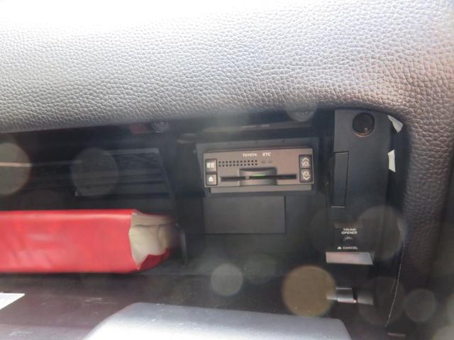 クラウン アスリート　６０ｔｈスペシャルエディション　黒革シート　サンルーフ　スマートキー　ＥＴＣ　ＨＤＤナビ　バックカメラ　スカッフイルミネーション（15枚目）