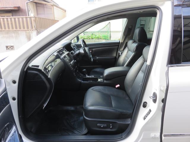 クラウン アスリート　６０ｔｈスペシャルエディション　黒革シート　サンルーフ　スマートキー　ＥＴＣ　ＨＤＤナビ　バックカメラ　スカッフイルミネーション（20枚目）