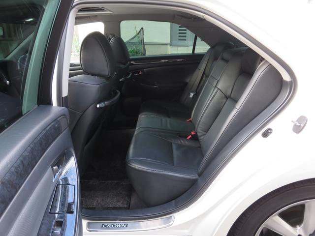 クラウン アスリート　６０ｔｈスペシャルエディション　黒革シート　サンルーフ　スマートキー　ＥＴＣ　ＨＤＤナビ　バックカメラ　スカッフイルミネーション（21枚目）
