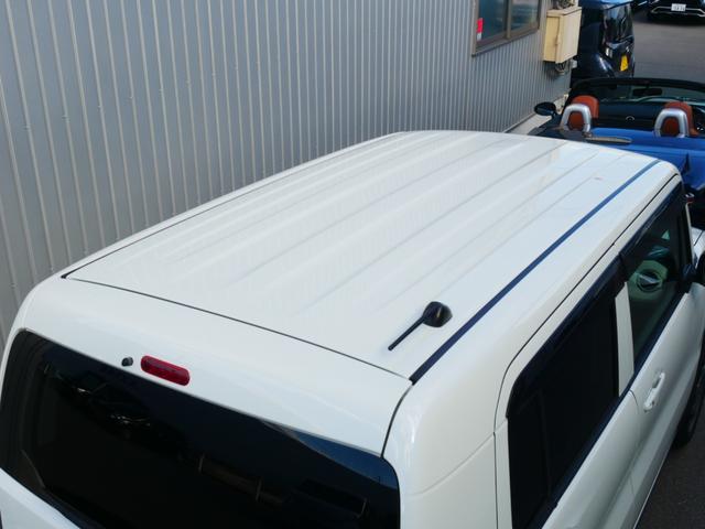 車両天井部分もピッカピカ！！　当店にて磨き作業を実施しております。