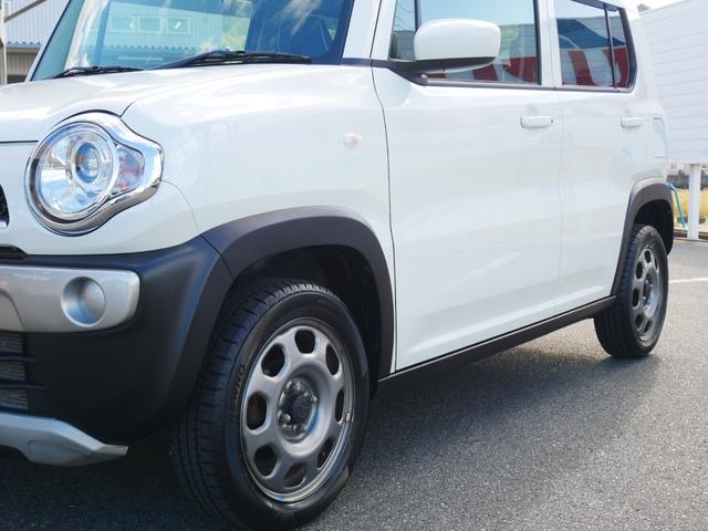 ボデー横部分は光り輝いており、当社周りの景色が写り込んでおります。　直射日光で照らすと、キラキラ輝くボデーです。