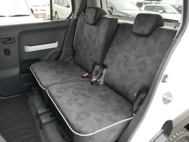 リアシートの写真もしっかりとご確認下さい。　大変綺麗な状態で使用感がありません。　丁寧に使用されていた事が良く分かります。