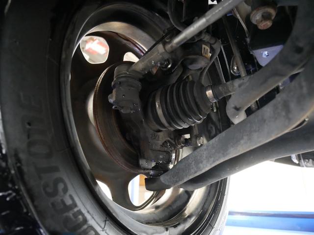 軽自動車では定番の交換部品、ロアボール＆タイロッドエンドブーツの状態も問題ありません。　万が一納車整備時にキレツ等があれば交換を行っております。もちろんその際の追加費用は頂きませんのでご安心下さい。