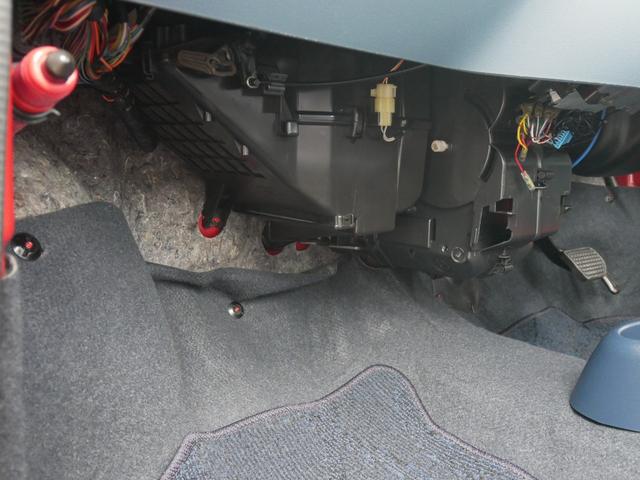 ツイン ガソリンB フルノーマル車両 サスペンションパーツ新品交換 CD&USBステレオ バックドア雨漏り対策実施 ルーフ&ドアモール交換 取扱説明書&メンテナンスノート&整備記録簿付属 キーレスキー&純正スペアキー付属(52枚目)