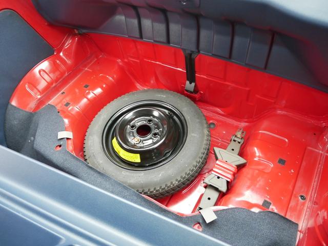 ツイン ガソリンB フルノーマル車両 サスペンションパーツ新品交換 CD&USBステレオ バックドア雨漏り対策実施 ルーフ&ドアモール交換 取扱説明書&メンテナンスノート&整備記録簿付属 キーレスキー&純正スペアキー付属(57枚目)