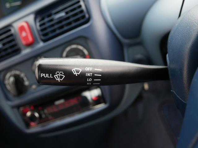 ツイン ガソリンB フルノーマル車両 サスペンションパーツ新品交換 CD&USBステレオ バックドア雨漏り対策実施 ルーフ&ドアモール交換 取扱説明書&メンテナンスノート&整備記録簿付属 キーレスキー&純正スペアキー付属(66枚目)