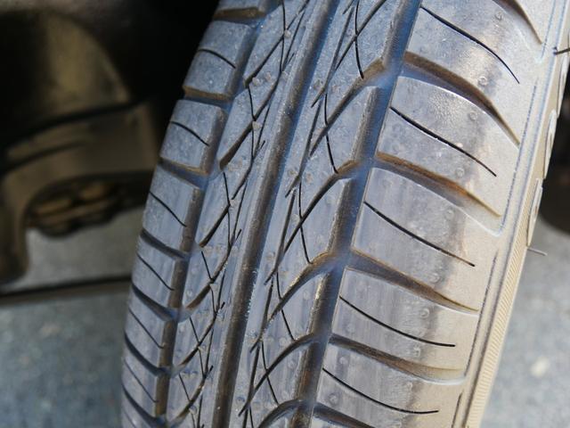 ツイン ガソリンB フルノーマル車両 サスペンションパーツ新品交換 CD&USBステレオ バックドア雨漏り対策実施 ルーフ&ドアモール交換 取扱説明書&メンテナンスノート&整備記録簿付属 キーレスキー&純正スペアキー付属(80枚目)