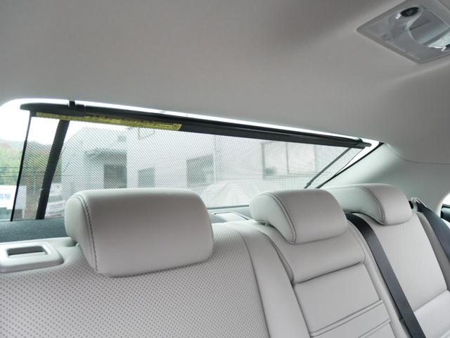 ＩＳ ＩＳ３００ｈ　バージョンＬ　メーカーＯＰ・プリクラッシュセーフティー＆レーダークルーズ＆オートハイビーム＆レーンデパーチャーアラート搭載　本革＆エアシート　電動リアシェード　　カードキー＆スマートキー２個　Ｂｌｕ－ｒａｙ　禁煙車（59枚目）