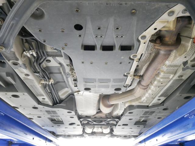 ＩＳ ＩＳ３００ｈ　バージョンＬ　メーカーＯＰ・プリクラッシュセーフティー＆レーダークルーズ＆オートハイビーム＆レーンデパーチャーアラート搭載　本革＆エアシート　電動リアシェード　　カードキー＆スマートキー２個　Ｂｌｕ－ｒａｙ　禁煙車（75枚目）