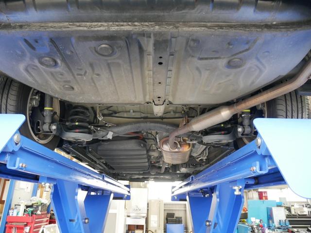 ノア ハイブリッドG 純正オプションエアロ 大画面ナビ トヨタ純正後席フリップダウンモニタ 両側パワースライド ステアリング連動バックカメラ 左右シートヒーター スマートキー2個付属 ビルトインETC クルーズコントロール(76枚目)