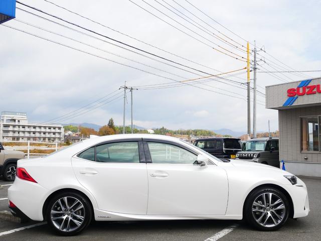 ＩＳ ＩＳ３００ｈ　バージョンＬ　中期型最上級モデルＶＥＲ－Ｌ　プリクラッシュセーフティー　レーダークルーズ　クリアランスソナー　レーンデパーチャーアラート　オートハイビーム　ブラインドスポットモニタ　３眼ＬＥＤライト　本革シート（31枚目）