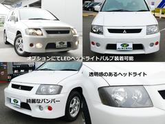 とっても綺麗なレンズ部分です。　やはりヘッドライトに透明感があると、お車が綺麗に見えますね♪　オートライトシステムも搭載されております。 2