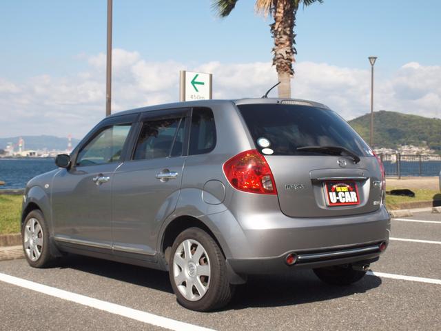 ベリーサ C FF 4AT フルオートエアコン ABS 衝突安全ボディー 盗難防止システム 分割可倒式リアシート UVカットガラス プライバシーガラス 本革巻きステアリング ステアリングチルト機構(9枚目)