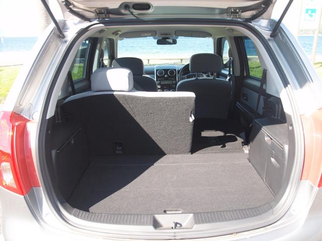 ベリーサ C FF 4AT フルオートエアコン ABS 衝突安全ボディー 盗難防止システム 分割可倒式リアシート UVカットガラス プライバシーガラス 本革巻きステアリング ステアリングチルト機構(13枚目)