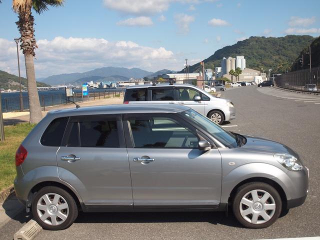 ベリーサ C FF 4AT フルオートエアコン ABS 衝突安全ボディー 盗難防止システム 分割可倒式リアシート UVカットガラス プライバシーガラス 本革巻きステアリング ステアリングチルト機構(44枚目)