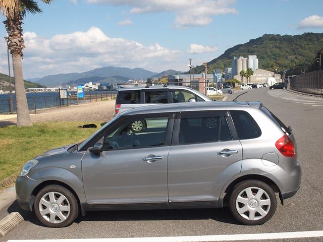 ベリーサ C FF 4AT フルオートエアコン ABS 衝突安全ボディー 盗難防止システム 分割可倒式リアシート UVカットガラス プライバシーガラス 本革巻きステアリング ステアリングチルト機構(45枚目)