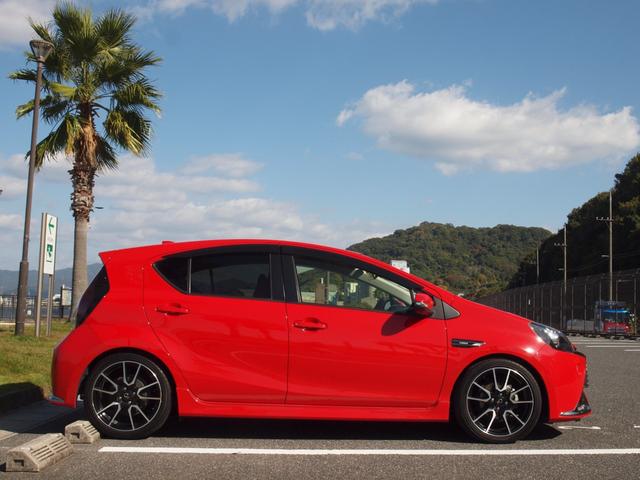 アクア G G’s フロントスポイラー リア/ルーフスポイラ― リアワイパー ブレーキアシスト 衝突安全ボディー 盗難防止システム フルオートエアコン クルーズコントロール 17インチアルミホイール UVカットガラス(4枚目)