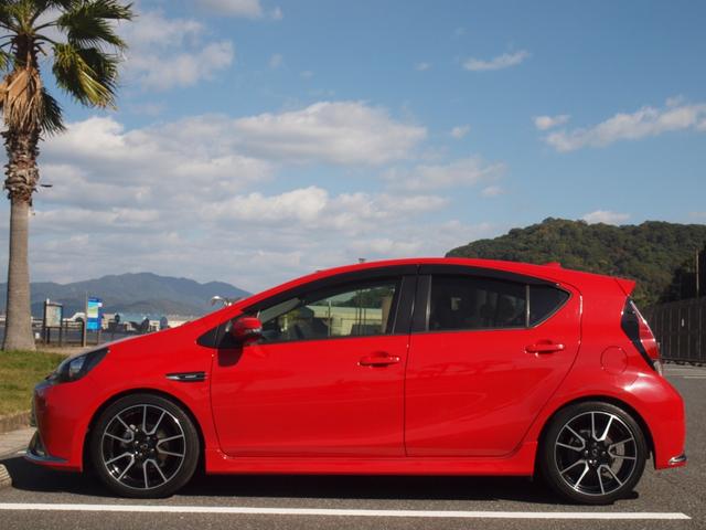 アクア G G’s フロントスポイラー リア/ルーフスポイラ― リアワイパー ブレーキアシスト 衝突安全ボディー 盗難防止システム フルオートエアコン クルーズコントロール 17インチアルミホイール UVカットガラス(5枚目)