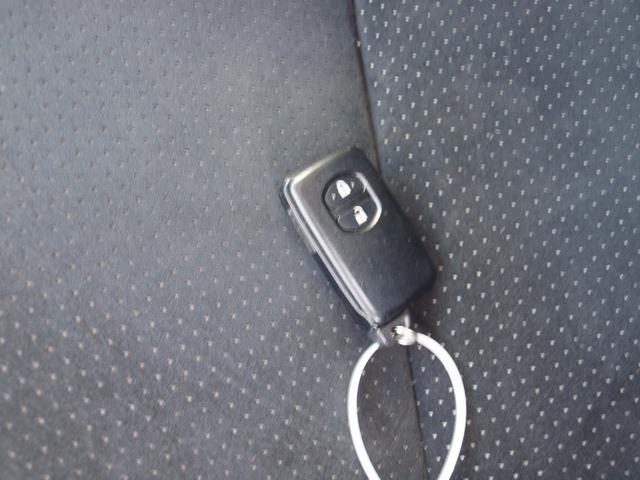 アクア G G’s フロントスポイラー リア/ルーフスポイラ― リアワイパー ブレーキアシスト 衝突安全ボディー 盗難防止システム フルオートエアコン クルーズコントロール 17インチアルミホイール UVカットガラス(10枚目)