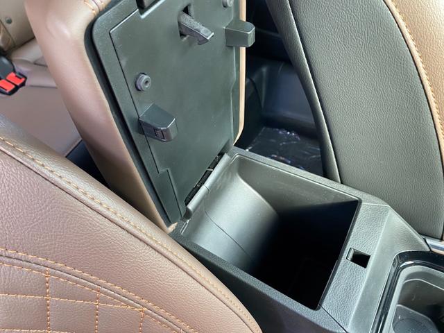 ジープ・コマンダー リミテッド(21枚目)