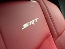 ＳＲＴ８　サンルーフ　純正ナビ　フルセグＴＶ　２０インチアルミ　レザーインテリア　電動シート　シートヒーター　キセノンヘッドライト　スマートキー　ユーザー下取車　ワンオーナー　Ｂｌｕｅｔｏｏｔｈ接続（35枚目）