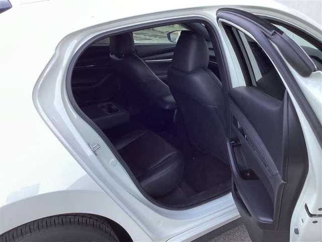 ＭＡＺＤＡ３ファストバック １．８　ＸＤ　Ｌパッケージ　ディーゼルターボ　メモリーナビ・フルセグ・Ｂカメラ（13枚目）