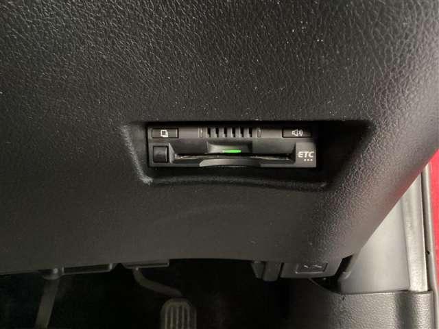 シエンタ １．５　Ｇ　クエロ　４ＷＤ　メモリーナビ・フルセグ・全カメラ（2枚目）