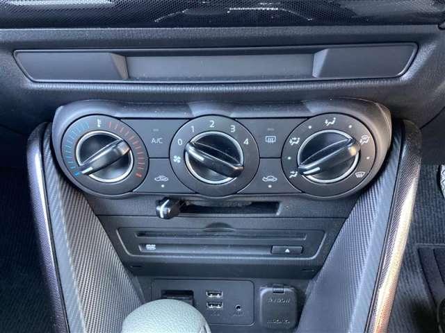 デミオ １．５　ＸＤ　ディーゼルターボ　４ＷＤ　メモリーナビ・フルセグ（6枚目）