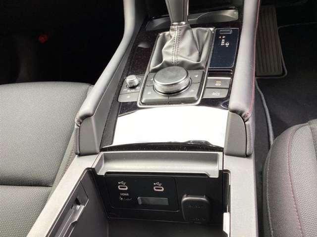 ＭＡＺＤＡ３ファストバック １．８　ＸＤ　ブラック　セレクション　ディーゼルターボ　メモリーナビ・フルセグ・全カメラ（10枚目）