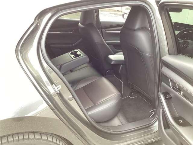 ＭＡＺＤＡ３ファストバック ２．０　２０Ｓ　ツーリング　４ＷＤ　フルセグ・全カメラ（12枚目）