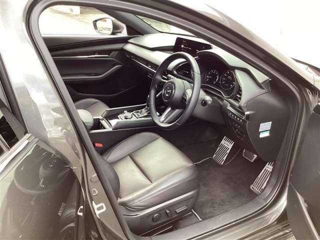 ＭＡＺＤＡ３ファストバック ２．０　２０Ｓ　ツーリング　４ＷＤ　フルセグ・全カメラ（13枚目）