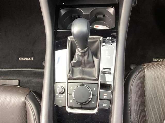 ＭＡＺＤＡ３ファストバック ２．０　２０Ｓ　ツーリング　４ＷＤ　フルセグ・全カメラ（19枚目）
