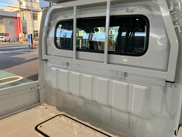 キャリイトラック ＫＣエアコン・パワステ　７型　４ＷＤ・４ＡＴ車・エアコン・パワステ・パワーウインドゥ・集中ドアロックキーレスエントリー・ＦＭ／ＡＭラジオ・衝突被害軽減ブレーキ（12枚目）