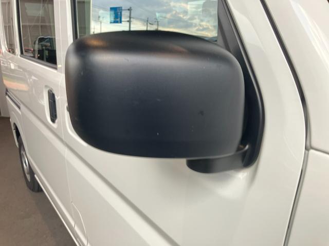 エブリイ ＰＡリミテッド　６型　４ＷＤ・ＣＶＴ車・ＦＭ／ＡＭラジオ・フロントパワーウインドゥ・集中ドアロック＆キーレスエントリー・フルフラット荷室・　スズキセーフティーサポート・　アイドリングストップ・　盗難防止システム（17枚目）