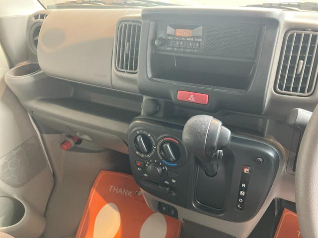 エブリイ ＰＡリミテッド　６型　４ＷＤ・ＣＶＴ車・ＦＭ／ＡＭラジオ・フロントパワーウインドゥ・集中ドアロック＆キーレスエントリー・フルフラット荷室・　スズキセーフティーサポート・　アイドリングストップ・　盗難防止システム（25枚目）