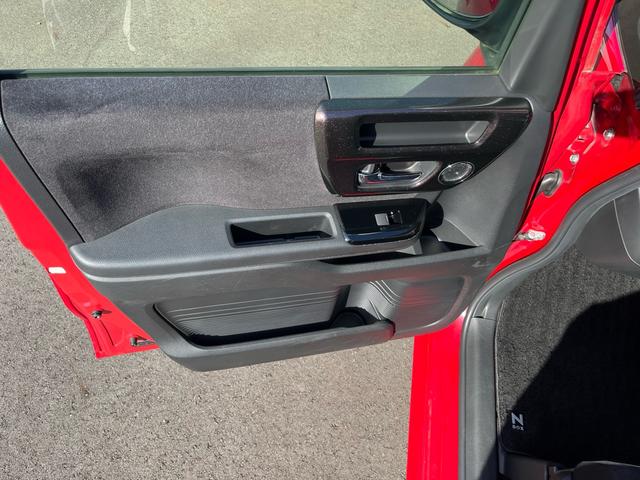 Ｎ－ＢＯＸカスタム Ｇ・Ｌホンダセンシング　新品タイヤ　新品バッテリー（30枚目）