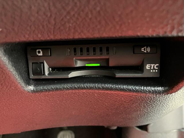 シエンタ ハイブリッドＧ　衝突被害軽減システム　両側電動スライドドア　ＴＶナビ　Ｂｌｕｅｔｏｏｔｈ　ＥＴＣ　３列シート　スマートキー　プッシュスタート（8枚目）