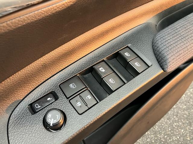 シエンタ ハイブリッドＧ　衝突被害軽減システム　両側電動スライドドア　ＴＶナビ　Ｂｌｕｅｔｏｏｔｈ　ＥＴＣ　３列シート　スマートキー　プッシュスタート（21枚目）