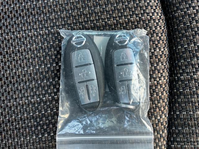 セレナ ハイウェイスター Vセレクション+セーフティ ワンオーナー 4WD 衝突被害軽減システム レーンアシスト 両側パワスラ ドラレコ ETC 8インチナビ 全周囲カメラ フルセグ Bluetooth DVD コーナーセンサー LEDヘッドライト AW(21枚目)