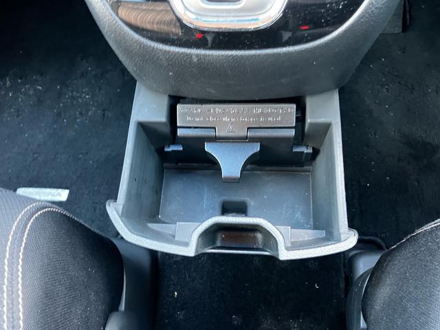 セレナ ハイウェイスター Vセレクション+セーフティ ワンオーナー 4WD 衝突被害軽減システム レーンアシスト 両側パワスラ ドラレコ ETC 8インチナビ 全周囲カメラ フルセグ Bluetooth DVD コーナーセンサー LEDヘッドライト AW(59枚目)