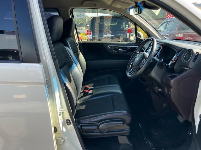 N-WGNカスタム G・Aパッケージ 衝突被害軽減システム ETC ナビ バックカメラ フルセグTV Bluetooth CD DVD HIDヘッドライト フォグライト スマートキー オートエアコン AW14インチ クルーズコントロール(18枚目)