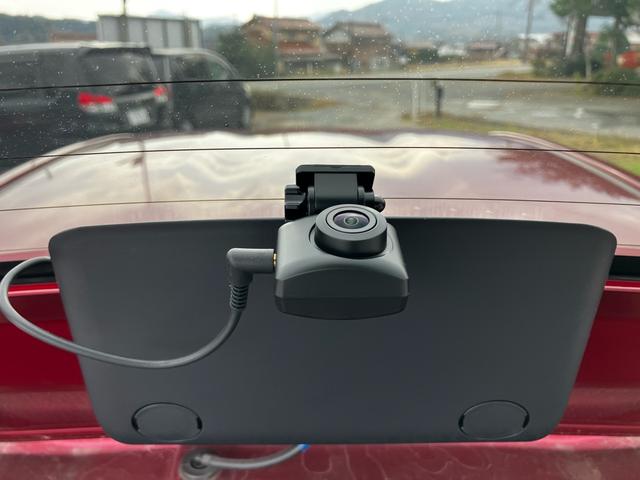 ヤリス X 衝突被害軽減システム レーンアシスト 前後ドライブレコーダー ETC ナビ バックカメラ Bluetooth CD DVD USB スマートキー 電動格納ミラー ABS 横滑り防止装置 オートライト(7枚目)