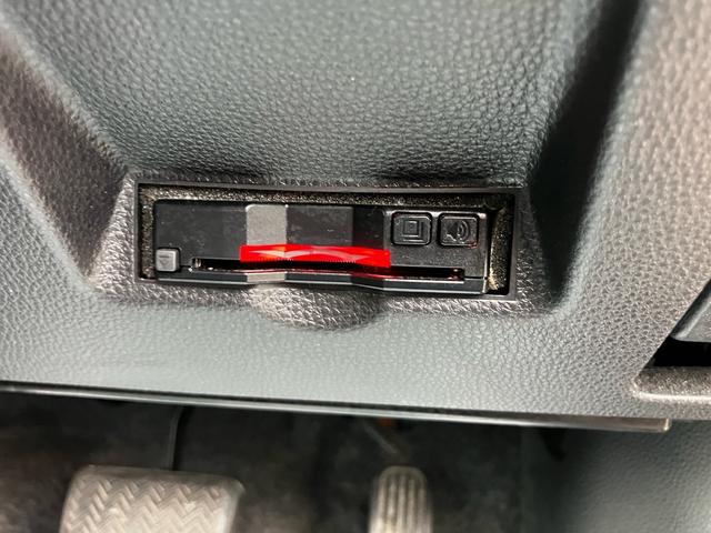 ヤリス X 衝突被害軽減システム レーンアシスト 前後ドライブレコーダー ETC ナビ バックカメラ Bluetooth CD DVD USB スマートキー 電動格納ミラー ABS 横滑り防止装置 オートライト(8枚目)