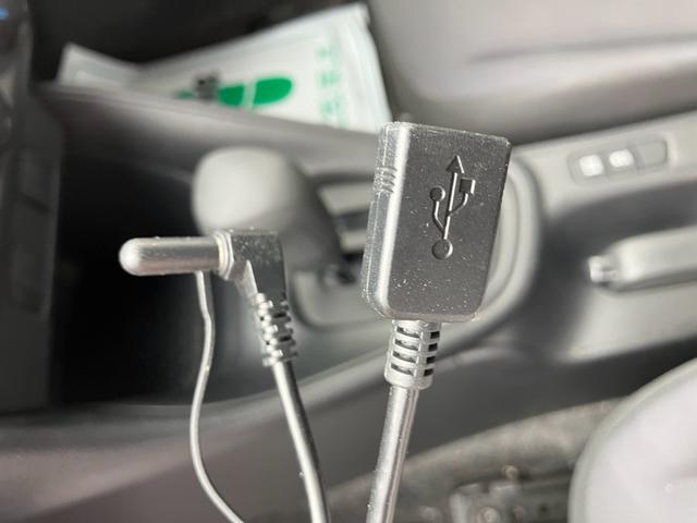 ヤリス X 衝突被害軽減システム レーンアシスト 前後ドライブレコーダー ETC ナビ バックカメラ Bluetooth CD DVD USB スマートキー 電動格納ミラー ABS 横滑り防止装置 オートライト(14枚目)