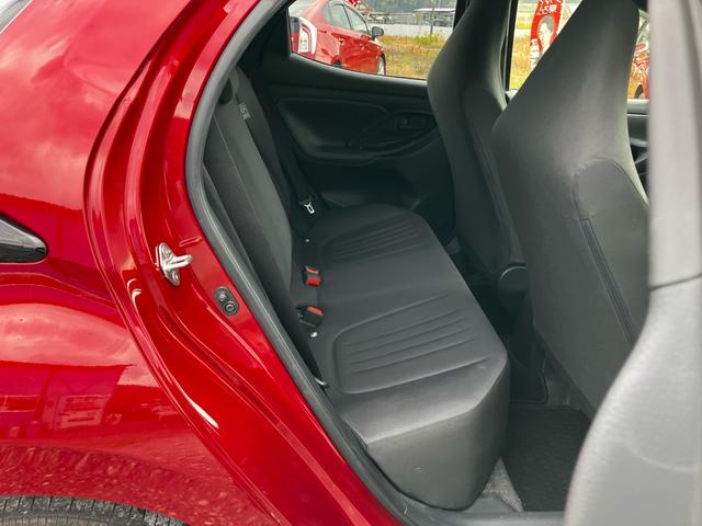 ヤリス X 衝突被害軽減システム レーンアシスト 前後ドライブレコーダー ETC ナビ バックカメラ Bluetooth CD DVD USB スマートキー 電動格納ミラー ABS 横滑り防止装置 オートライト(25枚目)