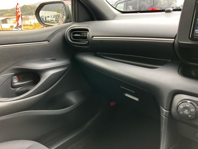 ヤリス X 衝突被害軽減システム レーンアシスト 前後ドライブレコーダー ETC ナビ バックカメラ Bluetooth CD DVD USB スマートキー 電動格納ミラー ABS 横滑り防止装置 オートライト(49枚目)